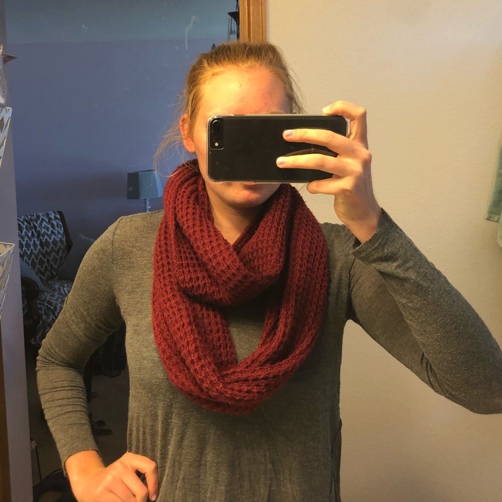 Maroon infinity scarf